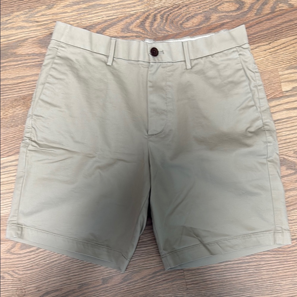 Banana Republic Men's Tan Flat Front Shorts